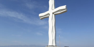 Entrega el gobernador a Tula, Tamaulipas, la cruz más grande de México