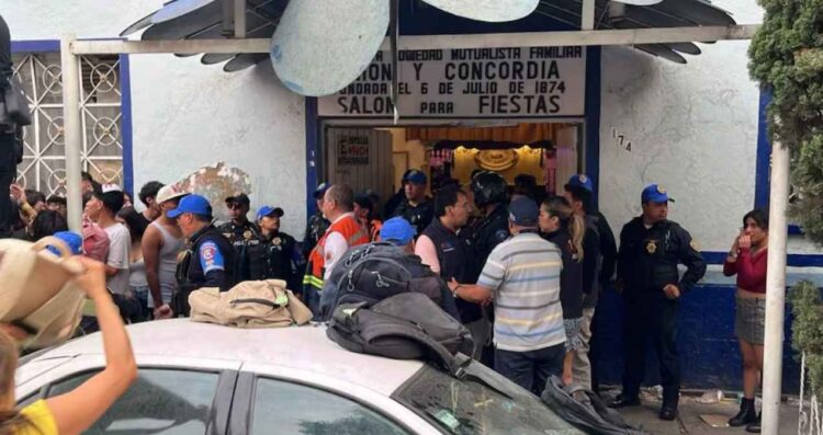 Fiesta clandestina con 800 menores deja intoxicados en CDMX