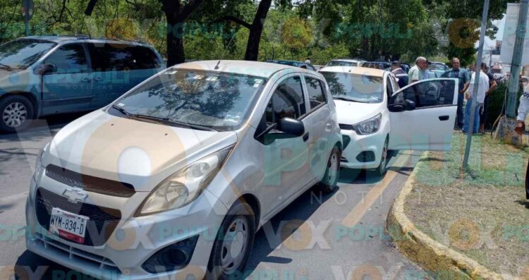 Fuerte choque en bulevar Praxedis Balboa deja solo daños materiales en Ciudad Victoria