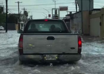 Fuerte lluvia colapsa el tránsito en calles de Matamoros, Tamaulipas