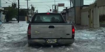 Fuerte lluvia colapsa el tránsito en calles de Matamoros, Tamaulipas