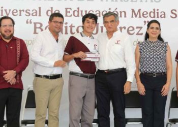 Gobernador becas estudiantes Tampico