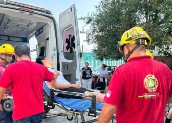 Golpe de calor afecta a 10 alumnos en secundaria de Escobedo, Nuevo León; 2 fueron hospitalizados