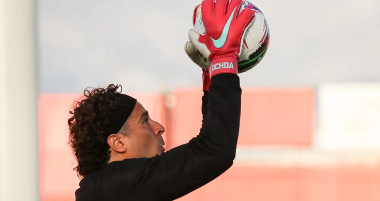 Guillermo Ochoa sufre dolorosa derrota con el AVS en Portugal