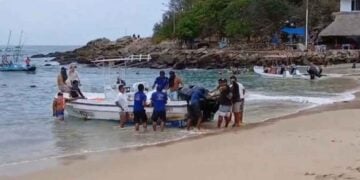 Hallan cuerpo de turista canadiense arrastrado por el mar en playa de Oaxaca