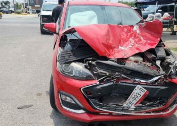 accidente señal de alto Nuevo Laredo