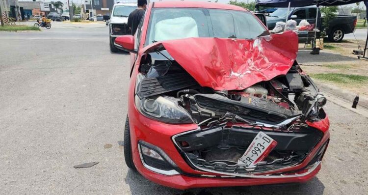 accidente señal de alto Nuevo Laredo