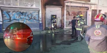 Incendio en edificio de cuartos obliga a evacuar a 9 personas en el Centro de Monterrey, NL