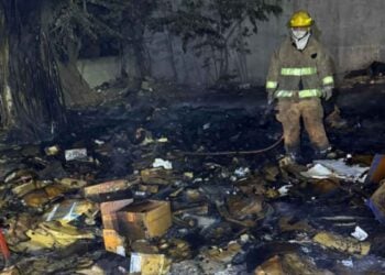 Incendio en terreno del ISSSTE en Tampico, Tamaulipas, moviliza a bomberos