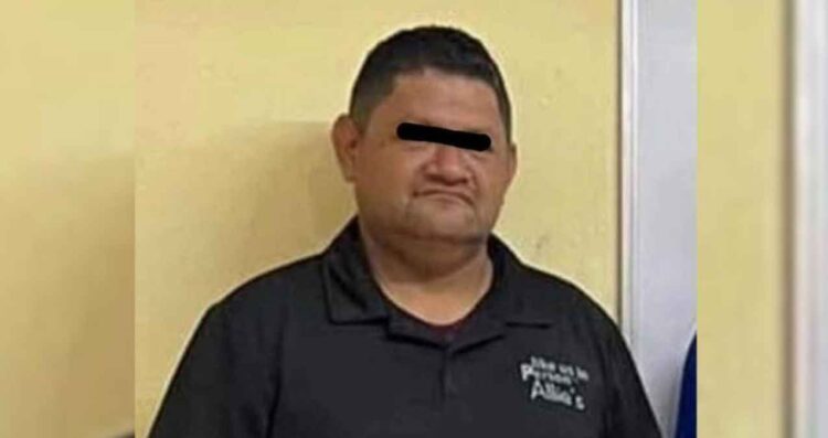 Investigan a presunto exprofesor por cámara oculta en baño de escuela en Nayarit