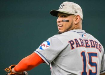 Isaac Paredes conecta su jonrón 80 en Grandes Ligas, pero no evita la derrota