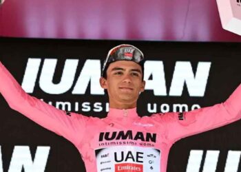 Isaac del Toro hace historia es el primer mexicano en liderar el Giro de Italia