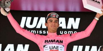 Isaac del Toro hace historia es el primer mexicano en liderar el Giro de Italia