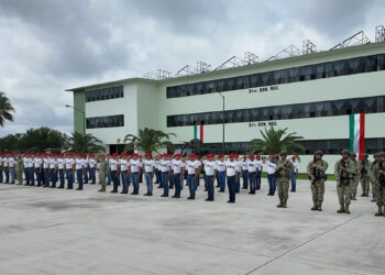 Jóvenes conscriptos de Matamoros juran lealtad a la Bandera Nacional