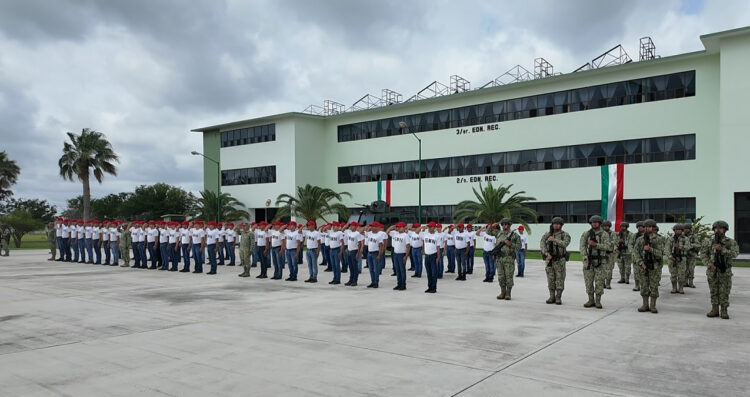 Jóvenes conscriptos de Matamoros juran lealtad a la Bandera Nacional
