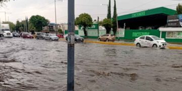 Lluvias intensas causan inundaciones y caos vial en municipios del Estado de México