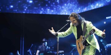 Marco Antonio Solís emociona a miles en Guadalajara con sus clásicos de siempre