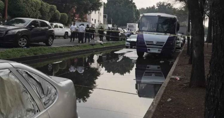 Matan a 2 hombres dentro de un transporte público en la Alcaldía Iztapalapa, CDMX