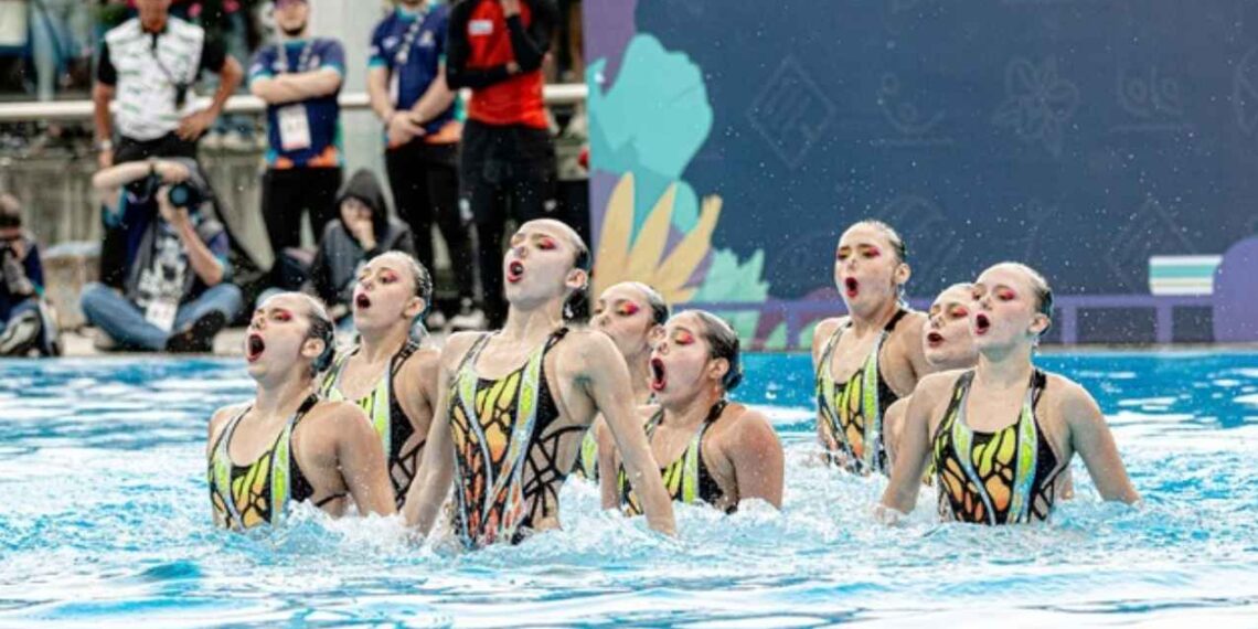México arrasa con cuatro oros en natación artística en Medellín 2025
