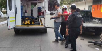 Motociclista choca Mante