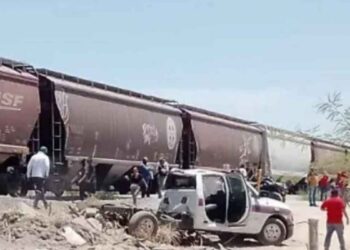 Muere director de Protección Civil de Durango al intentar ganarle el paso al tren