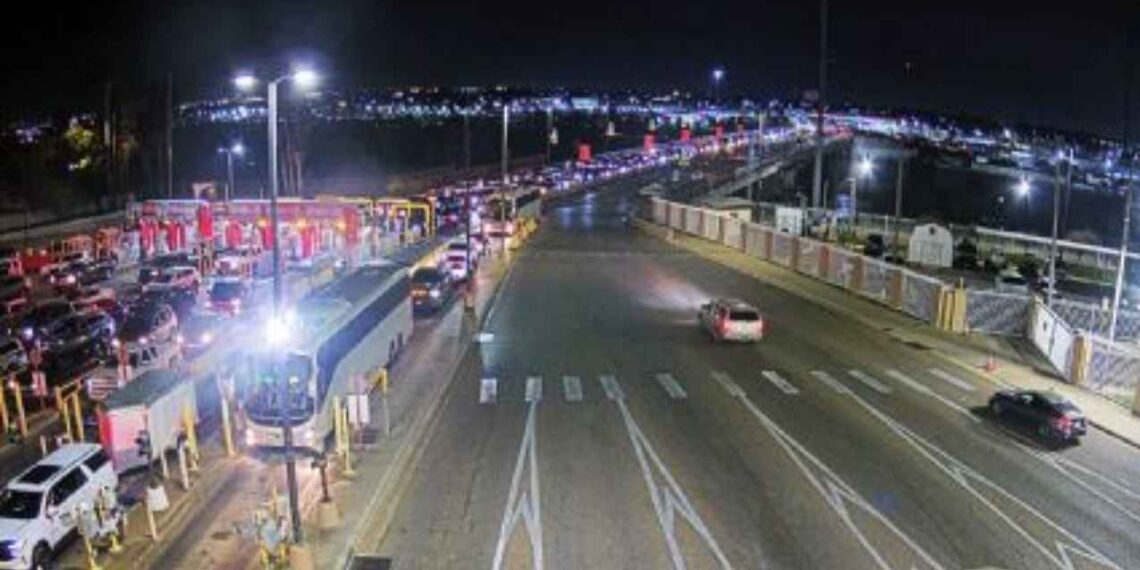 mujer Aduana Nuevo Laredo