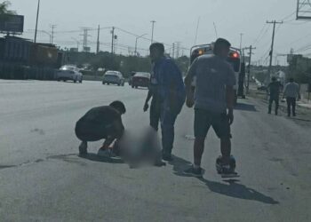 Mujer en moto derrapa y termina herida en Reynosa, Tamaulipas