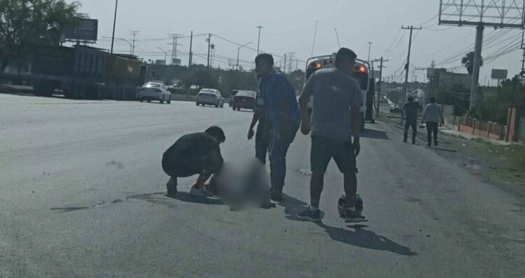 Mujer en moto derrapa y termina herida en Reynosa, Tamaulipas