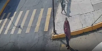 Mujer muere atropellada por la combi de la que acababa de bajar en Tlaxcala