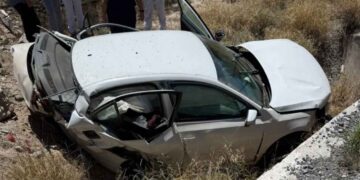 Mujer pierde la vida tras volcar su auto en Cuatro Ciénegas, Coahuila
