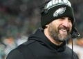 Nick Sirianni extiende contrato como entrenador de los Eagles
