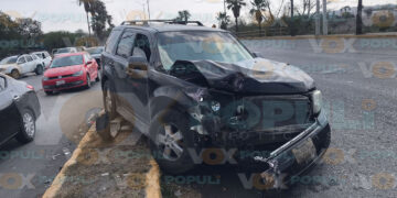 Omite alto y provoca choque en Ciudad Victoria, Tamaulipas; mujer resulta lesionada