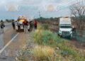 Operador de tráiler resulta herido tras salirse del camino en la carretera Mante-Tampico
