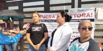 Padres toman secundaria en Altamira y exigen la destitución de la directora