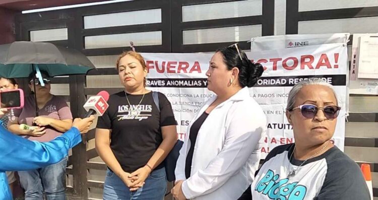 Padres toman secundaria en Altamira y exigen la destitución de la directora