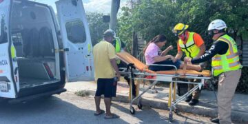 Pareja caíd motocicleta Mante