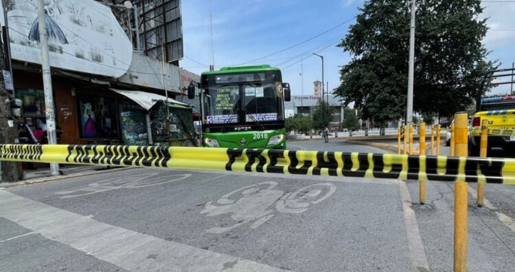 Pasajero agrede con desarmador a chofer de ruta Monterrey-García tras discusión por el pago