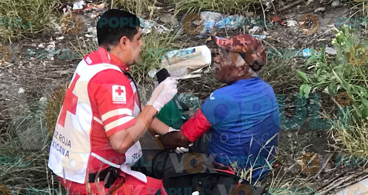 Persona cae río Victoria