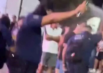 Policía lanza gas pimienta en concierto de El Gran Silencio en Manzanillo, Colima