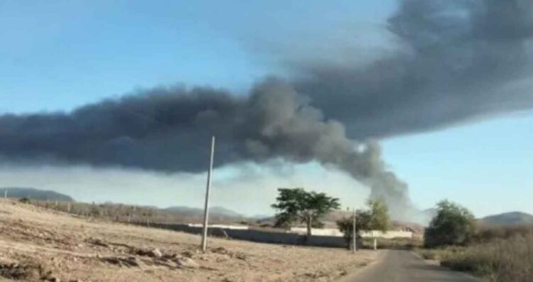 Queman contenedores con huachicol para huir de autoridades en Mazatlán