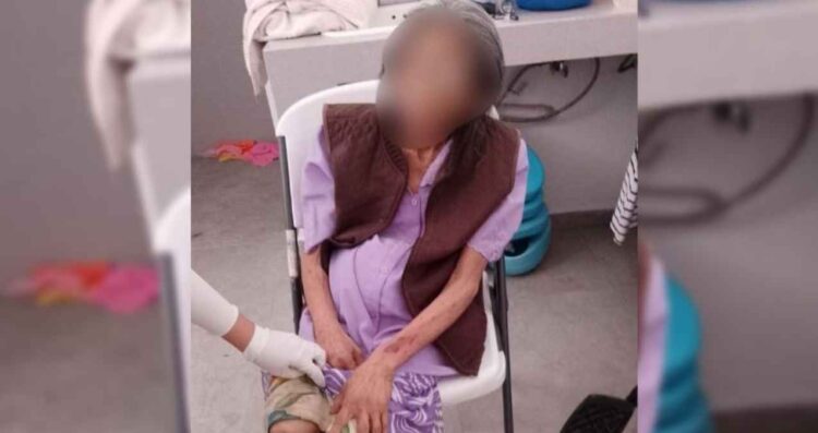 Rescatan a adulta mayor que vivía en abandono en Ecatepec