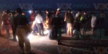 Rescatan a turistas atrapados por el mar en Playa Miramar de Cd. Madero, Tamaulipas