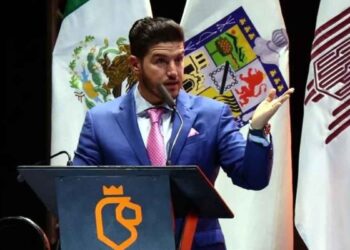Samuel García revela que su mamá quería que él se convirtiera en Papa