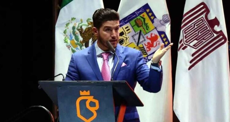 Samuel García revela que su mamá quería que él se convirtiera en Papa