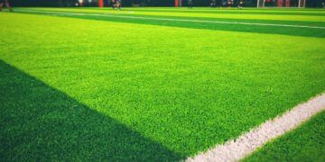Pasto sintético: la mejor opción para canchas deportivas modernas