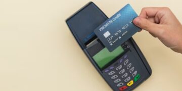 ¿Cuántas tarjetas de débito es recomendable tener?