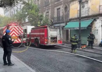 Se incendia tienda de telas en el Centro de la Ciudad de México