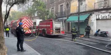 Se incendia tienda de telas en el Centro de la Ciudad de México