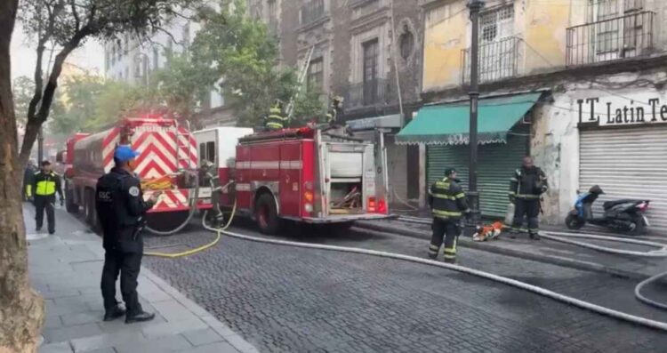 Se incendia tienda de telas en el Centro de la Ciudad de México