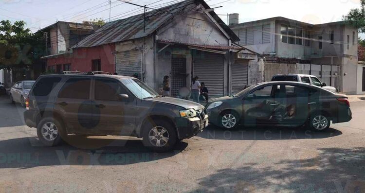Se pasa el alto y provoca choque con lesionados en Ciudad Victoria